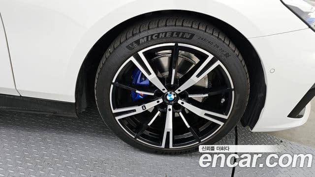 BMW 5시리즈 (G60) 530i xDrive M Sport, 2025 все фото