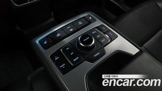 Genesis G80 Premium Luxury, 2018 17