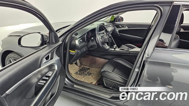 Genesis G70 Supreme, 2018 11