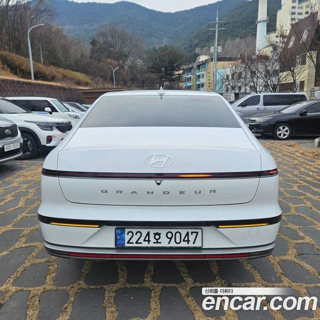 Hyundai Grandeur (GN7) Premium, 2025 4