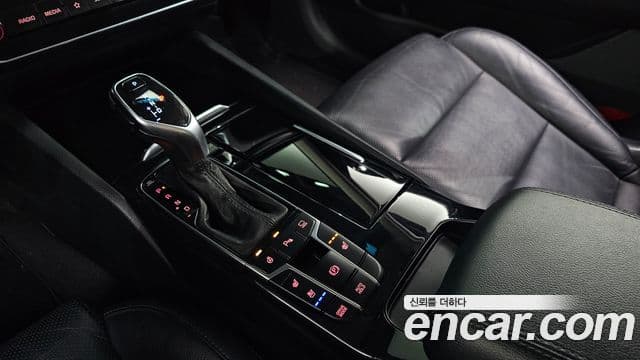 Kia All New K7 3.0 LPI Luxury (арендный автомобиль), 2018 9