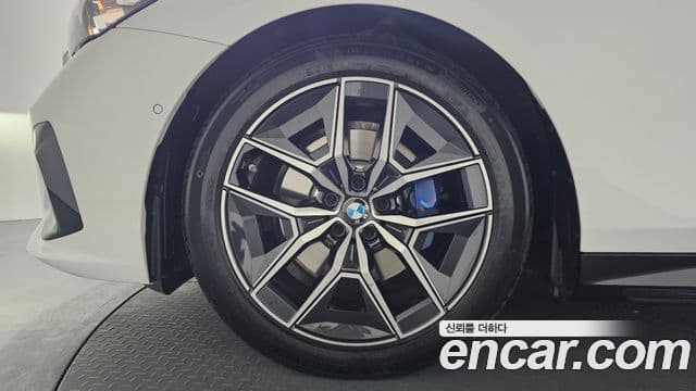 BMW 5시리즈 (G60) 520i M Sport, 2024 все фото