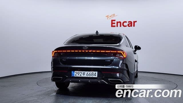 Kia K5 гибрид 3세대 Signature, 2021 4