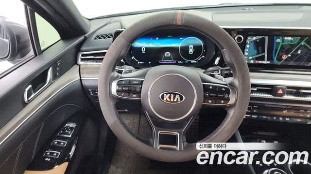 Kia K5 гибрид 3세대 Signature, 2021 13