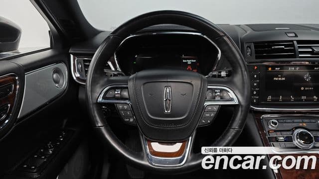 Lincoln Continental 10세대, 2018 13