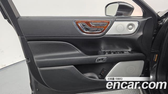 Lincoln Continental 10세대, 2018 18