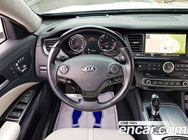 Kia K9 President, 2013 10