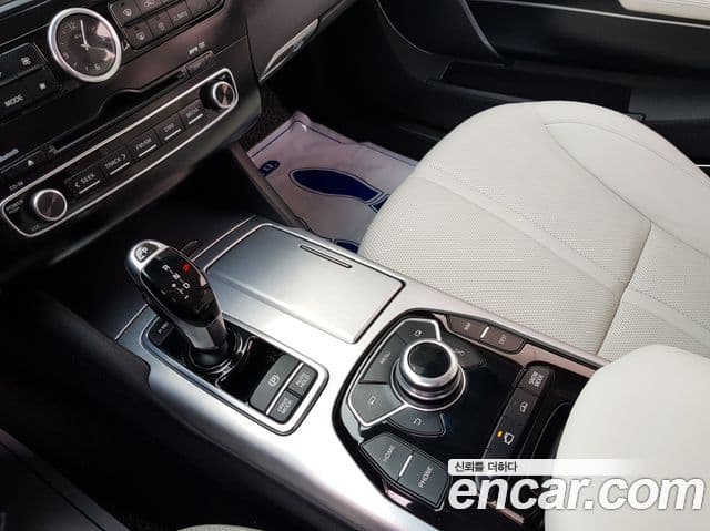 Kia K9 President, 2013 11