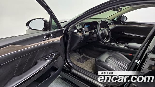 Kia K5 3세대 Signature, 2021 11
