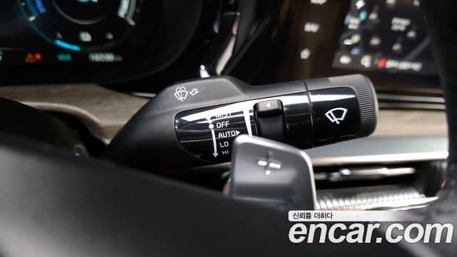 Kia K5 гибрид 3세대 Signature, 2021 12