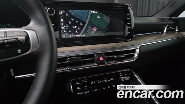 Kia K5 гибрид 3세대 Signature, 2021 13