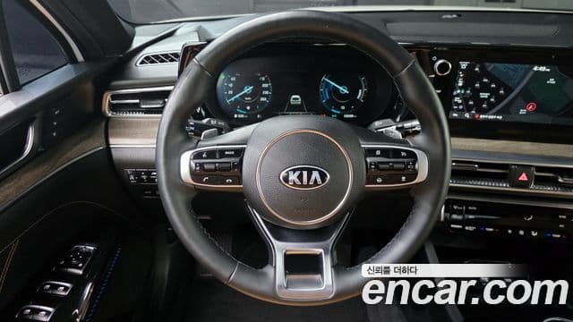 Kia K5 гибрид 3세대 Signature, 2021 15