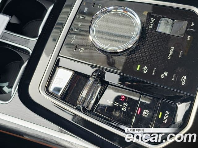 BMW 7시리즈 (G70) 740d xDrive M Sport, 2024 все фото