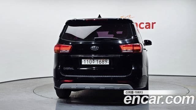 Kia All New Carnival Luxury, 2018 4