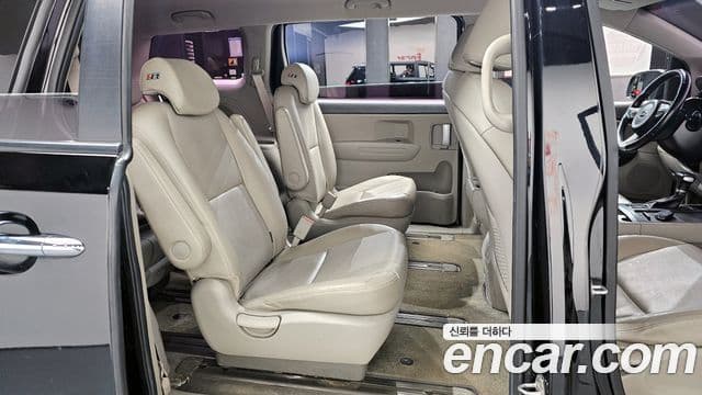 Kia All New Carnival Luxury, 2018 12