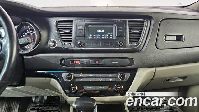 Kia All New Carnival Luxury, 2018 14