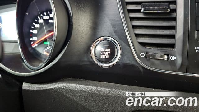 Kia All New Carnival Luxury, 2018 18