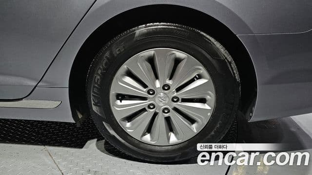 Hyundai LF Sonata гибрид Modern, 2016 все фото