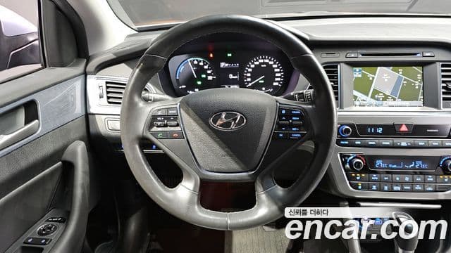 Hyundai LF Sonata гибрид Modern, 2016 12
