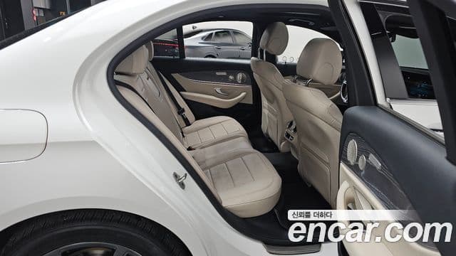 Mercedes-Benz E-класс W213 Avantgarde, 2022 12