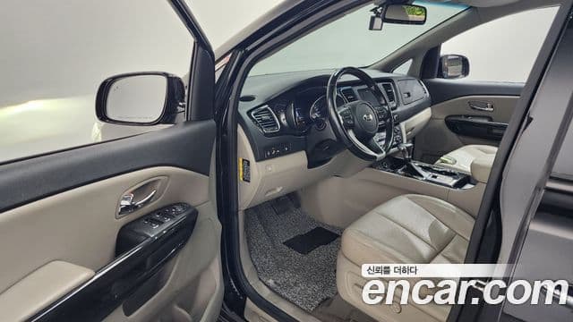 Kia The / новый New Carnival Noblesse, 2019 10