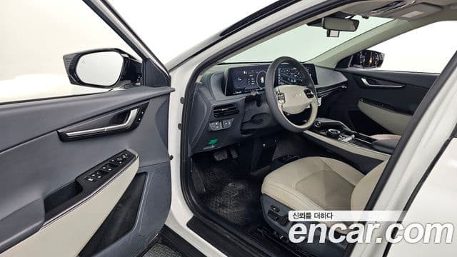 Kia EV6 Air, 2023 12