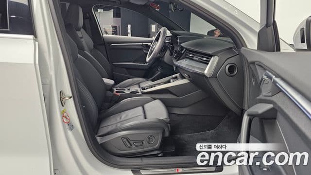 Audi A3 (8Y) Premium, 2023 11