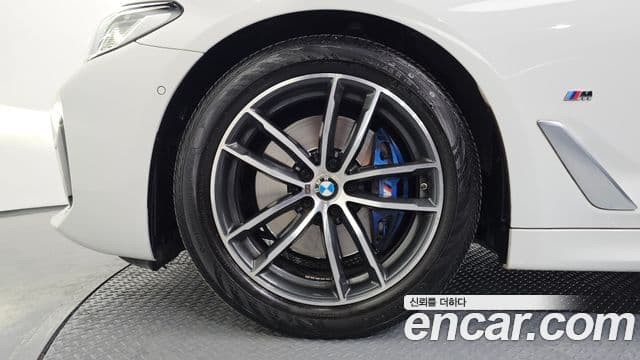 BMW 5시리즈 (G30) 520i M Sport, 2023 все фото