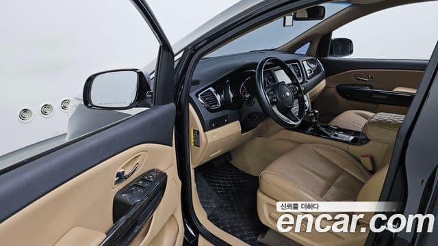 Kia The / новый New Carnival VIP, 2019 10