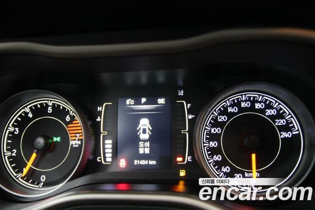 Jeep Cherokee(KL) 2.4 Longitude high AWD, 2016 8