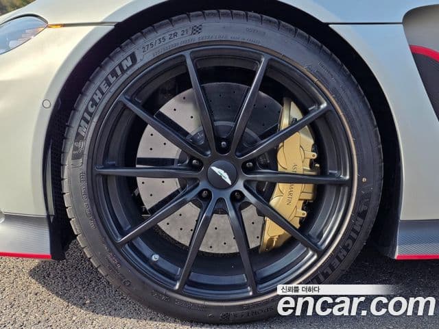 Aston Martin 밴티지 2세대 5.2 V12 Final Edition, 2023 все фото