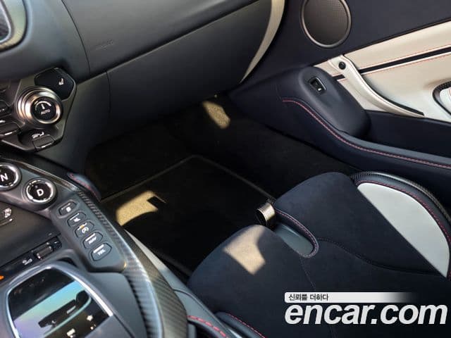 Aston Martin 밴티지 2세대 5.2 V12 Final Edition, 2023 10