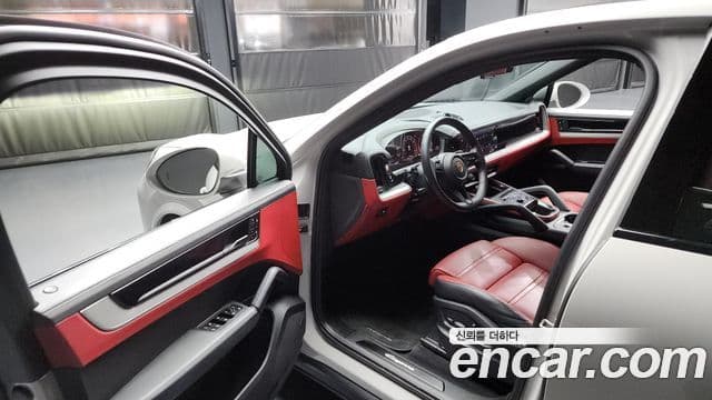 Porsche Cayenne (PO536) 3.0 купе, 2024 10