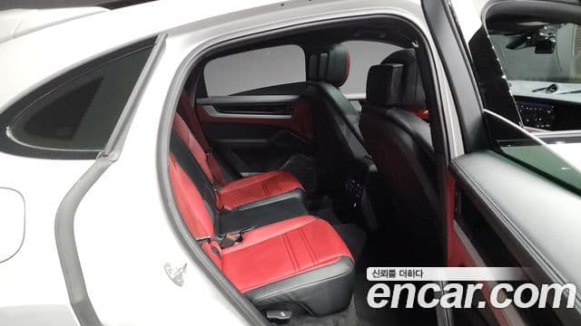 Porsche Cayenne (PO536) 3.0 купе, 2024 12