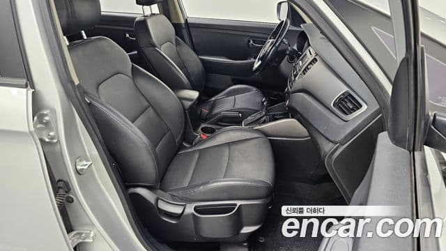 Kia All New Carens Prestige, 2015 12