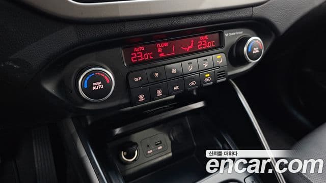 Kia All New Carens Prestige, 2015 16