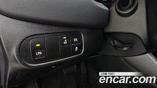 Kia All New Carens Prestige, 2015 17