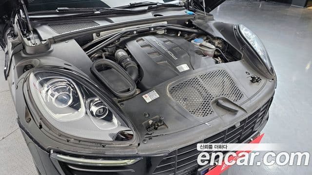 Porsche Macan 95B, 2017 6