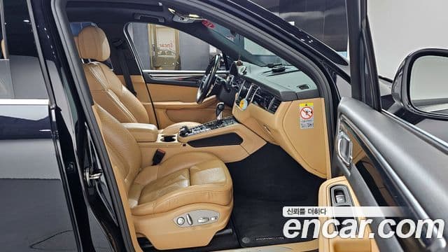 Porsche Macan 95B, 2017 10