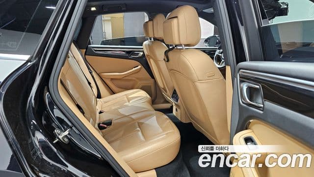 Porsche Macan 95B, 2017 12