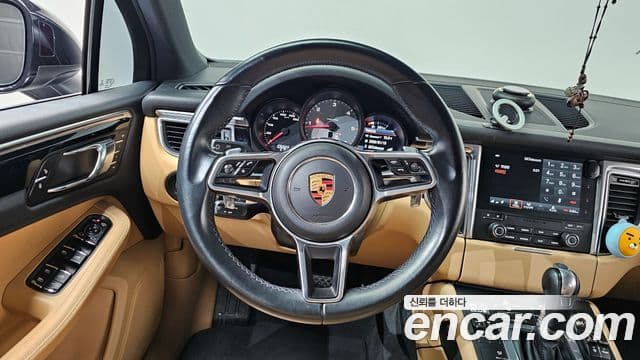 Porsche Macan 95B, 2017 13