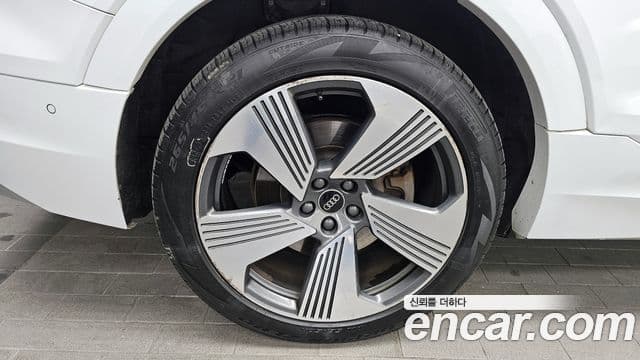 Audi e-Tron 55 Quattro Sportback, 2022 все фото