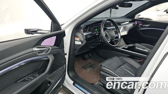 Audi e-Tron 55 Quattro Sportback, 2022 10