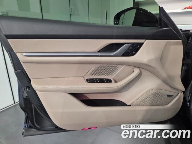 Porsche 타이칸 4S, 2025 10