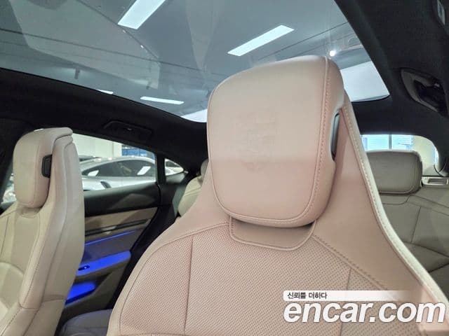 Porsche 타이칸 4S, 2025 11