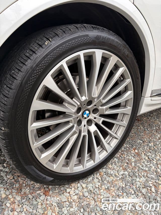 BMW X7 (G07) xDrive 30d Design Pure Excellence 6인승, 2020 8