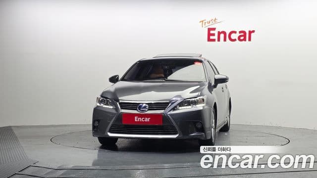 Lexus CT200h ZWA10, 2015 3