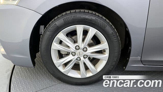 Lexus CT200h ZWA10, 2015 все фото