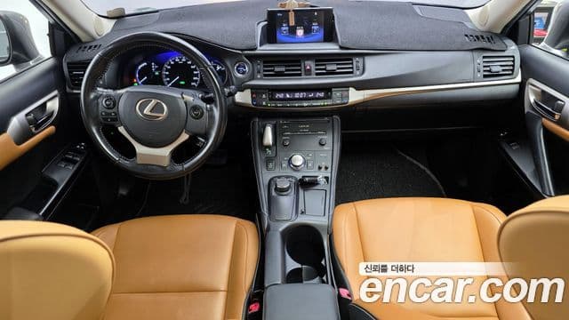 Lexus CT200h ZWA10, 2015 7