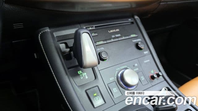 Lexus CT200h ZWA10, 2015 9